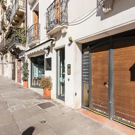 The Blue Apartamento *